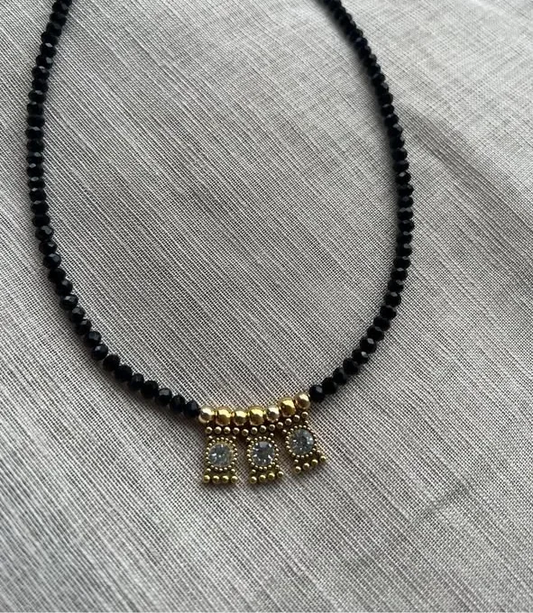 Black Beads Neckpiece